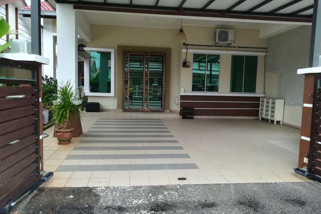 D Wangi Homestay Pasir Gudang At Ecotropic Dış mekan fotoğraf